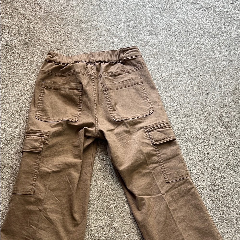 Women’s Size Small Tan Cargo Pants - Picture 7 of 8